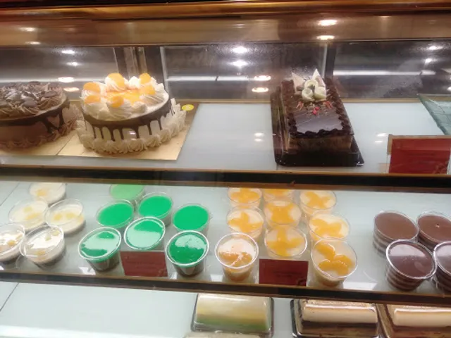 Holland Bakery Mulyosari