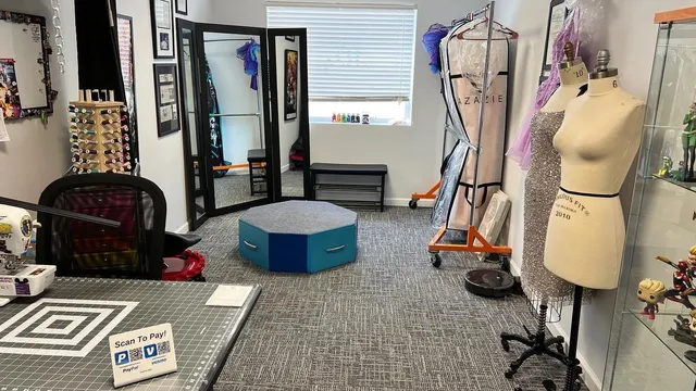 R24: Women's Formal Wear Alterations