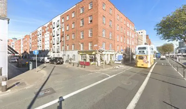 Ha'peny Bridge House