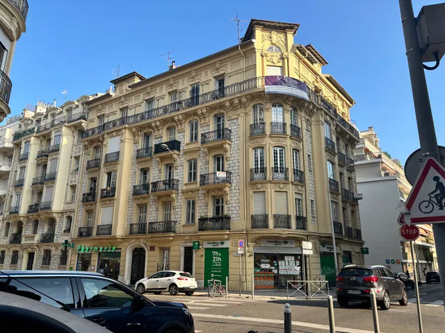 Old Nice Center last stage