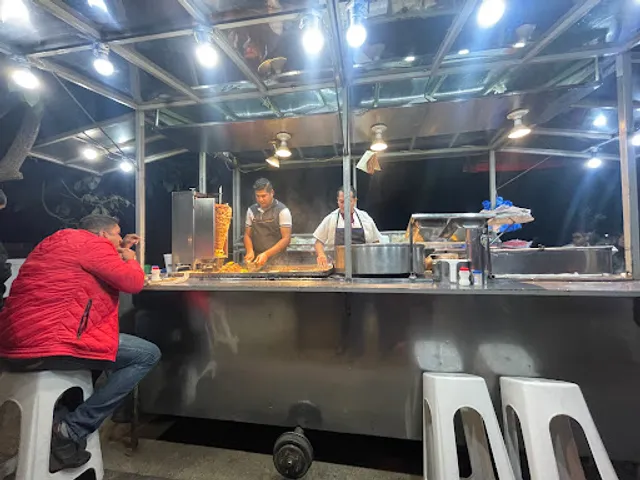 Tacos y tostadas el güero