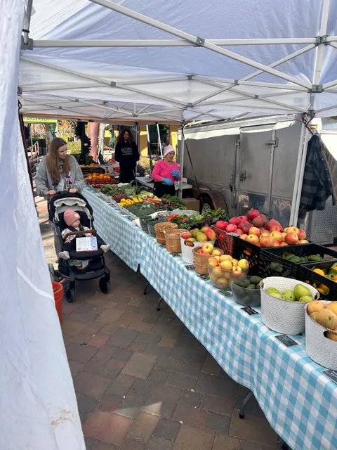Fresh52 farmers & artisans market