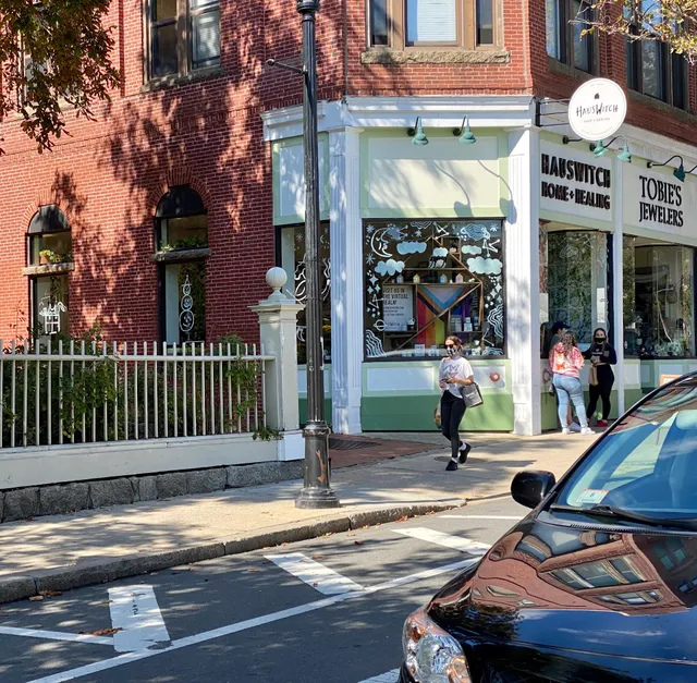 HausWitch Home + Healing