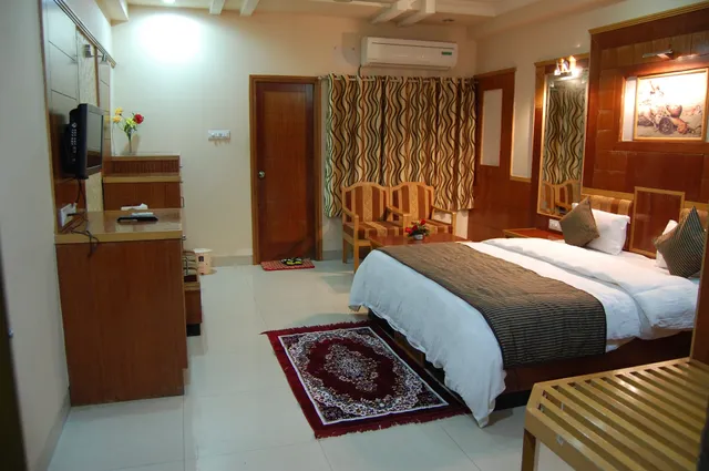 Hotel Kalinga Palace