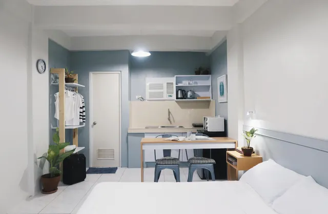 Dragonfly Apartments and Transient House