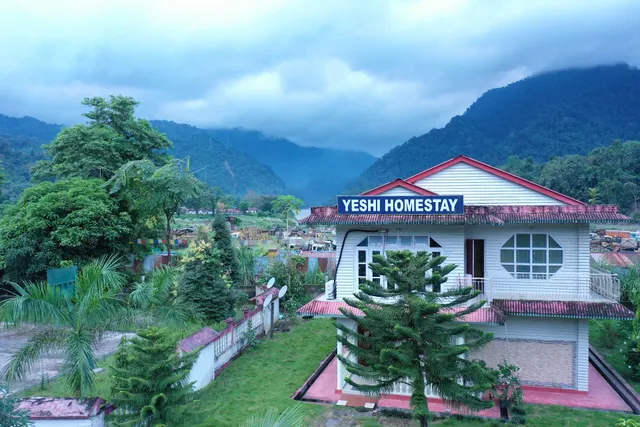 Yeshi Homestay