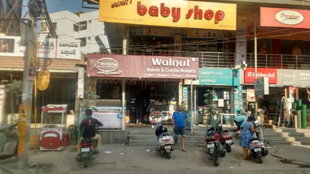 Walnut Bakes & Confectioners