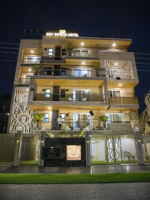 Dev Royale Hotel