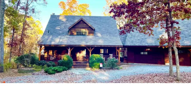 Serenity Cabin at Lake Anna