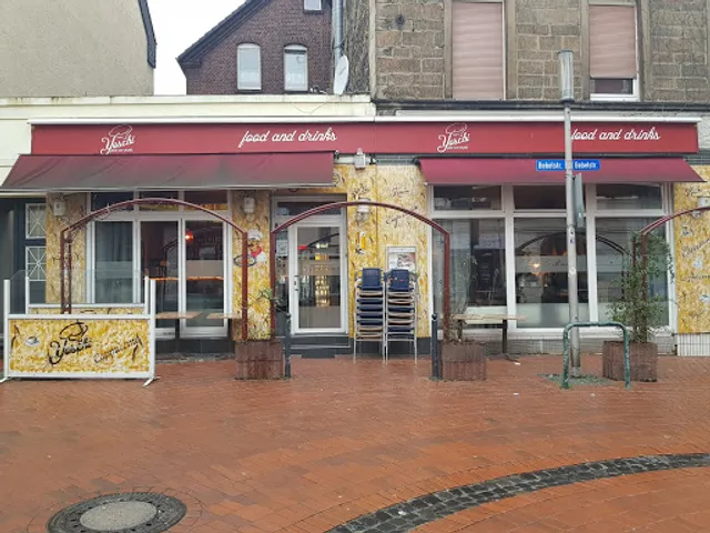 Yoshi's Cafe & Bistro Café