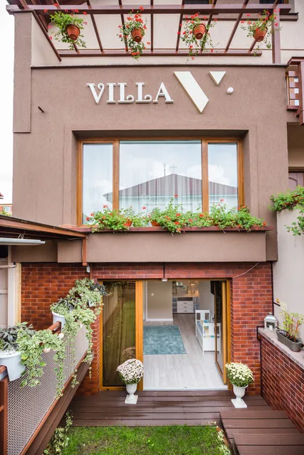 Villa V