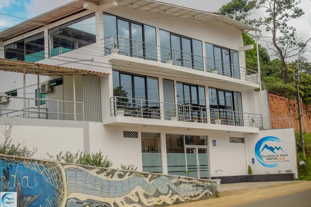 Hostal Cordillera Azul