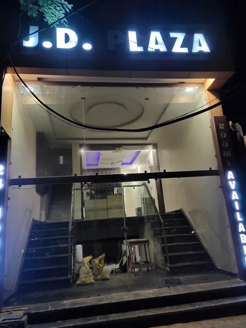 OYO 11034 Hotel JD Plaza
