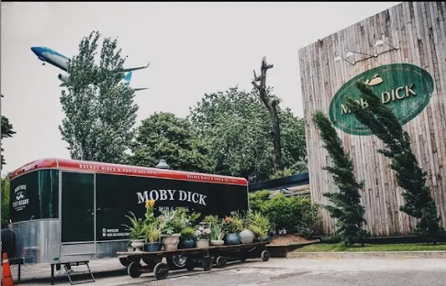 Moby Dick Pub & Grill