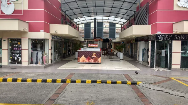 Centro Comercial Futuro Centro 140