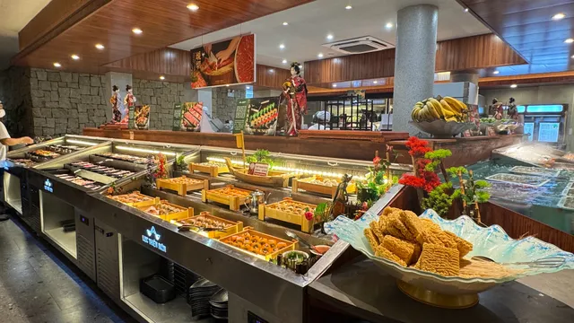 Nhà Hàng Buffet Lẩu Nướng Lục Thiện Môn 六扇門自助火锅