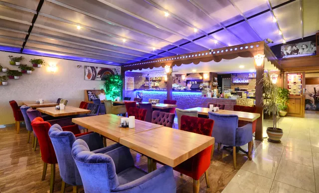 FLZ Cafe & Restaurant