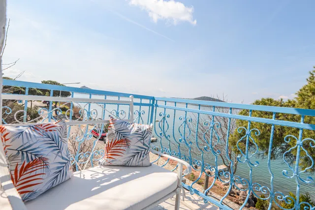 Ayvalık MaviÇAM Otel