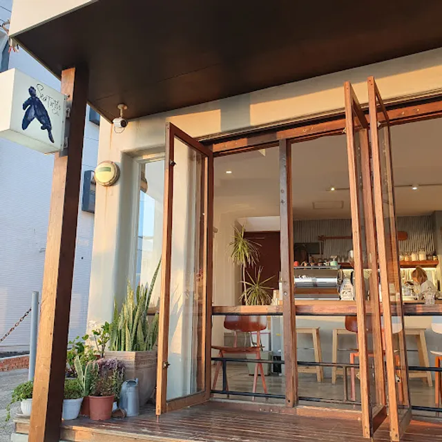海龜咖啡 SeaTurtle Cafe(無接受訂位服務;採現場候位)