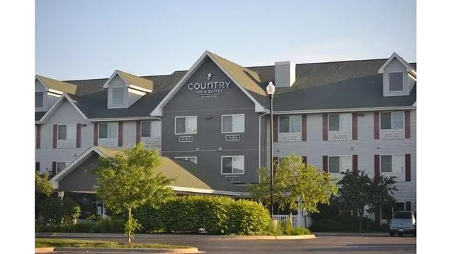 Country Inn & Suites by Radisson, Gurnee, IL