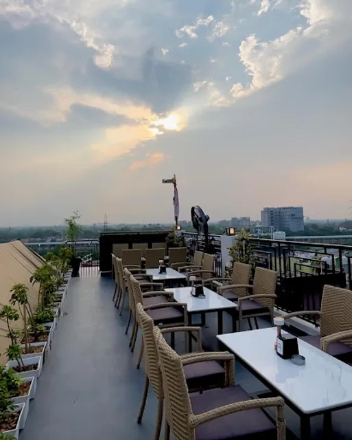 Cafe Dolma - Since 1984 | Majnu ka Tila