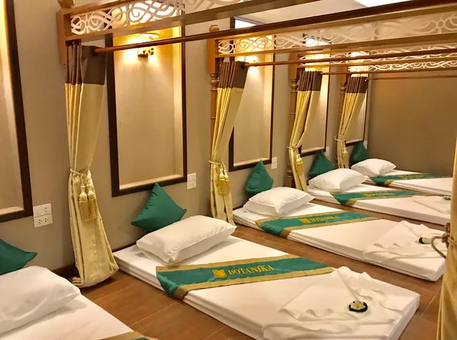 Botanika Massage - Silom