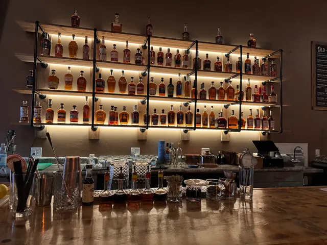 Honey Barrel - Old Fashioneds and Bourbon Lounge