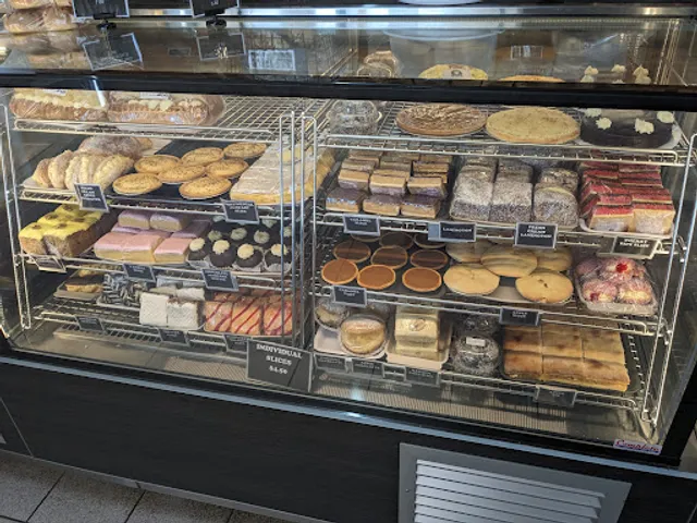 Tinana Hot Bread Shop