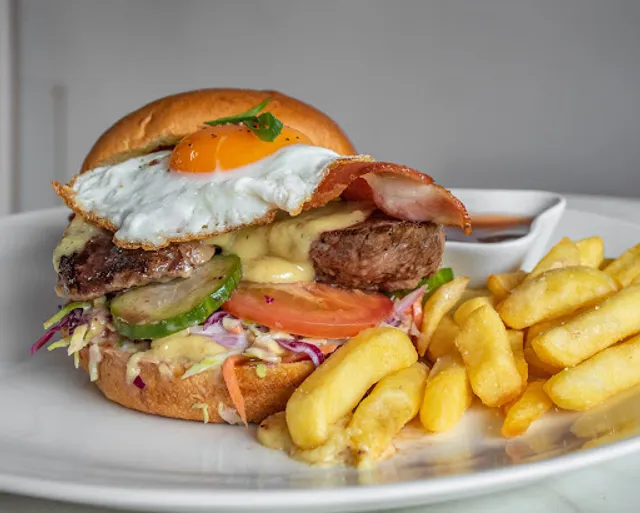 ARI'S Burgers And Takeaway