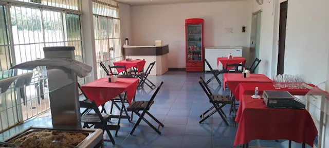 Restaurante serve bem