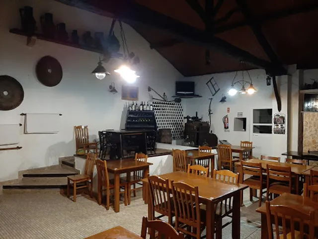 Restaurante Típico Adega do Leite