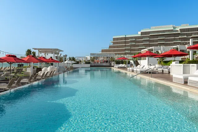 Th8 Palm Dubai Beach Resort, Vignette Collection, an IHG Hotel