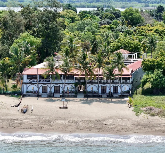 Sunbloom Beachfront Hotel and Restaurant