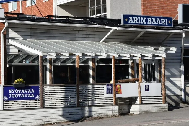 Ari's Bar