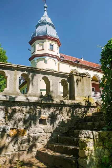 Oficyna przy Pałacu Krobielowice