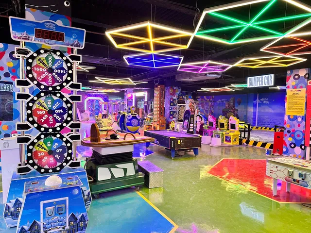 Masti Zone | Wave Mall Ludhiana | Gaming Zone | Trampoline | Bowling | Kids Play | 7D