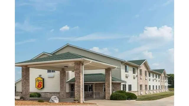 Super 8 by Wyndham Greenville