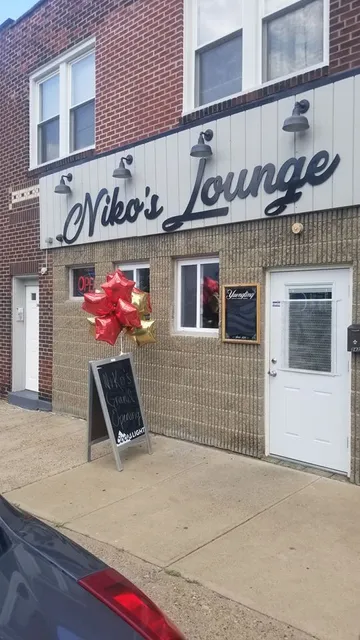 Niko's Lounge