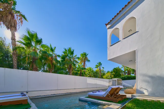 Luxury Villa with Pool, BBQ and Garden | Vouliagmeni,Athens