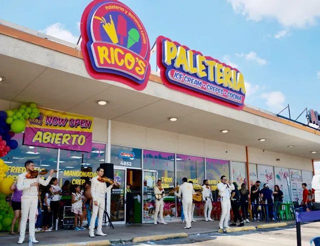 Rico's Paleteria y Botanas Locas