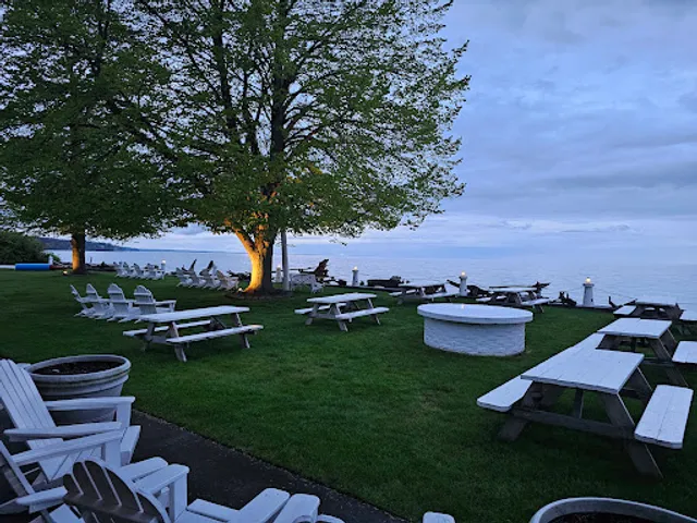 Hedges Nine Mile Point Restaurant