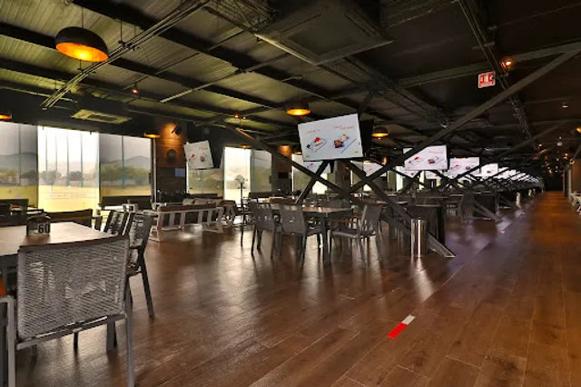 Tee Zone Sports Botanero