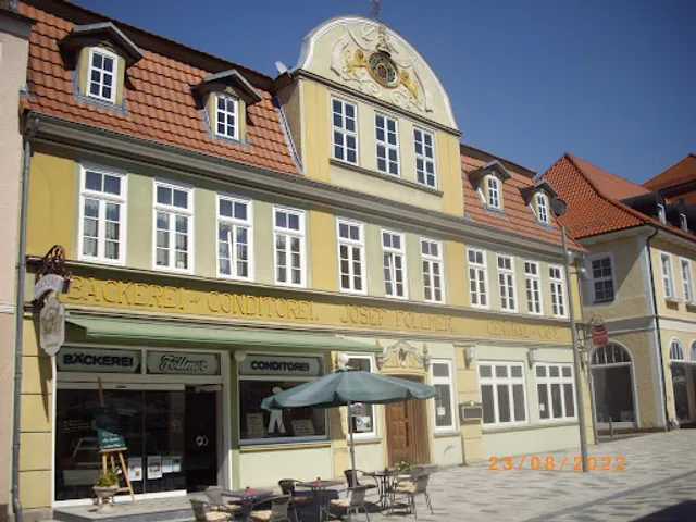 Central Café/ Cariati Bistro