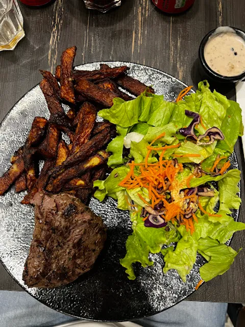 Tonton Gust Saint-Martin-de-Crau