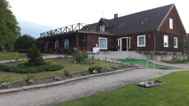 Lauku Mājas Ēmužas