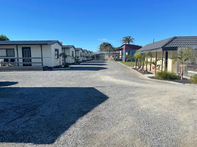 Lakes Main Holiday Park