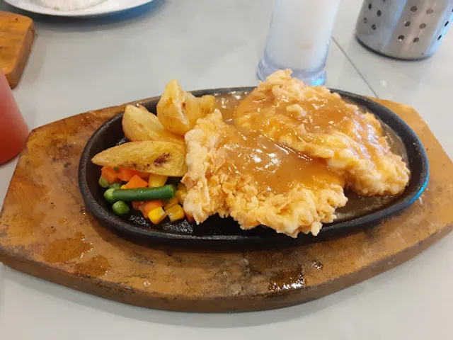 Waroeng Steak & Shake Marelan Labuhan Deli