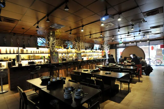 滿溢沙茶石頭火鍋（請預約）