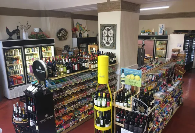 Vineyard Food Market Downtown