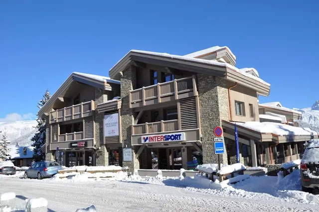 INTERSPORT Carré Blanc - COURCHEVEL VILLAGE